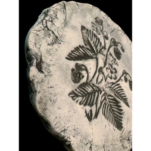 Stan Langtwait Shapes Of Clay Round Wall Plaque Strawberries Flower Ash Signed - Picture 2 of 6